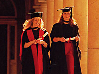 布拉德福德大学  